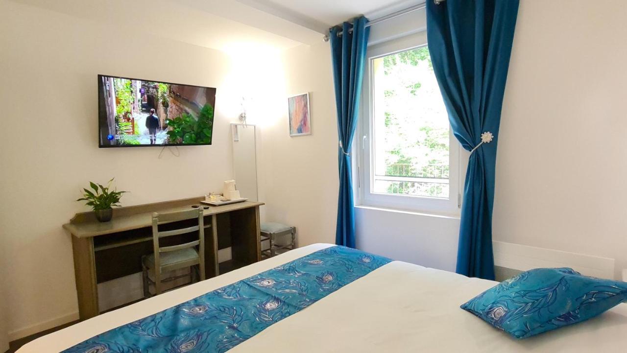 Fasthotel Oloron Hostellerie Du Paon Blanc Lurbe-Saint-Christau Exterior photo