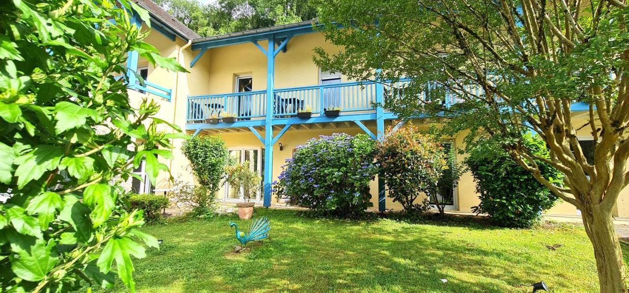 Fasthotel Oloron Hostellerie Du Paon Blanc Lurbe-Saint-Christau Exterior photo